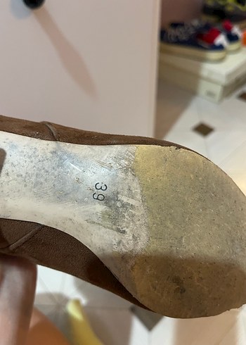 39 Beden Kahverengi Süet Dolgu Topuklu Kadın Bot