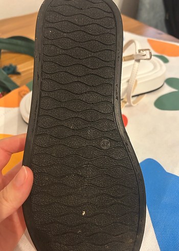 Çiçek Detaylı Beyaz Platform Topuklu Sandalet - Görsel 3