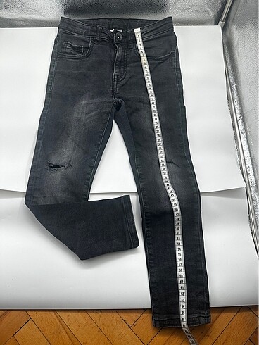 8 Yaş Beden zara denim kot yıkamalı 8 yaş erkek çocuk pantlon