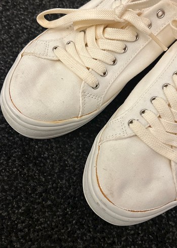 Beyaz Minimalist Kadın Spor Ayakkabı - Görsel 2