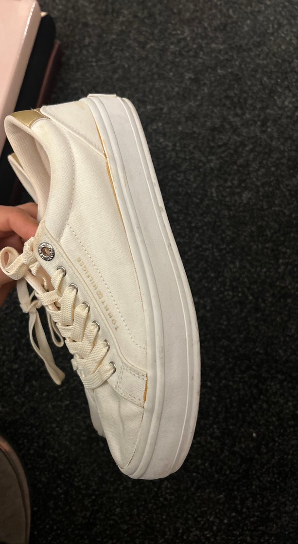 Beyaz Minimalist Kadın Spor Ayakkabı - Görsel 4