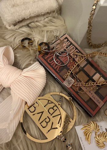 Altın Renkli Makyaj ve Aksesuar Seti - Görsel 7