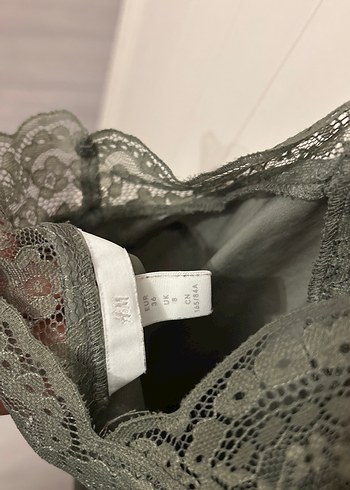 Gri Dantel Detaylı V Yakalı Kadın Atlet - Görsel 5