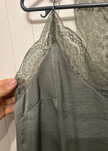 Gri Dantel Detaylı V Yakalı Kadın Atlet - Görsel 2