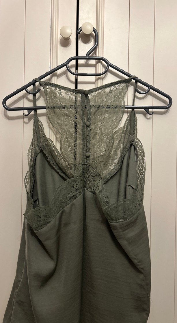 Gri Dantel Detaylı V Yakalı Kadın Atlet - Görsel 4