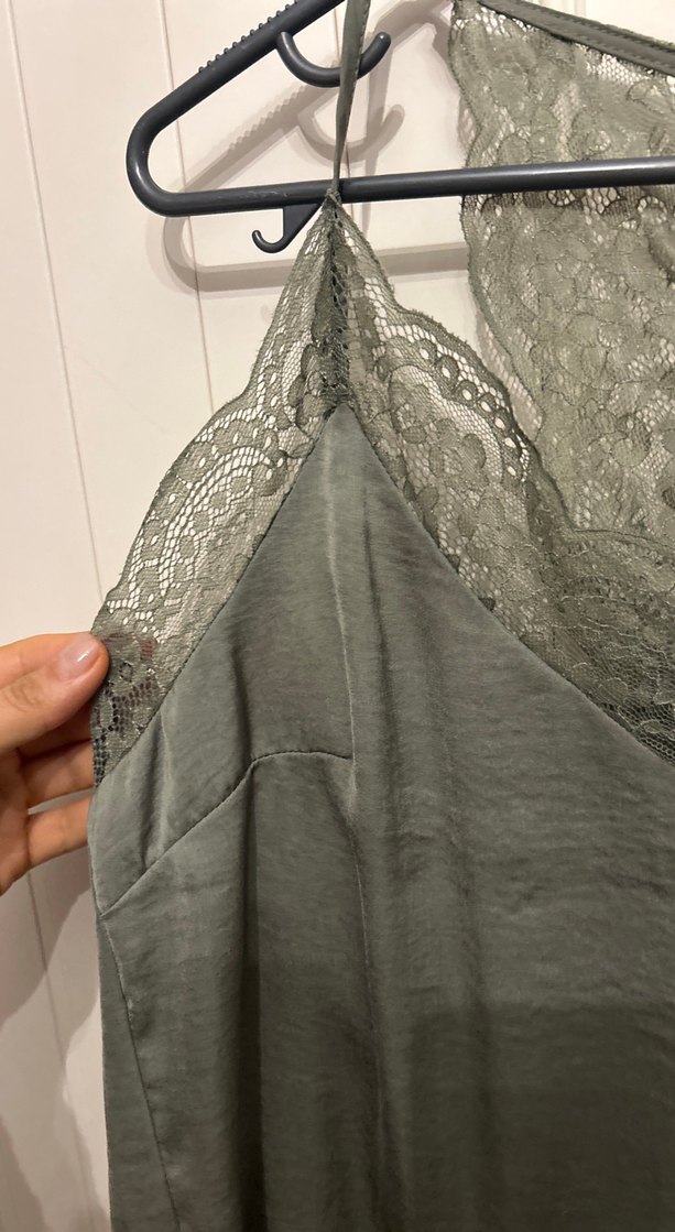 Gri Dantel Detaylı V Yakalı Kadın Atlet - Görsel 2