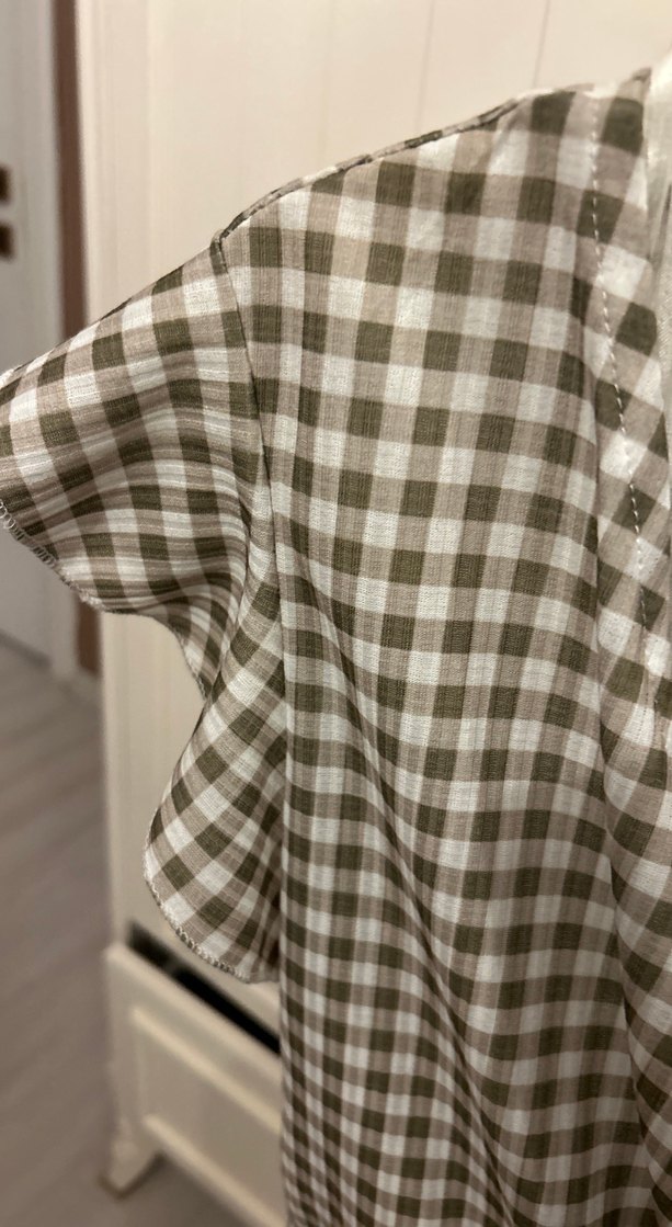 Kareli V Yaka Kısa Kollu Kemerli Bluz - Görsel 3