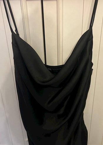 Siyah DrapelYaka İnce Askılı Midi Elbise - Görsel 4