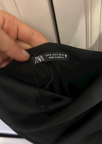 Siyah DrapelYaka İnce Askılı Midi Elbise - Görsel 5