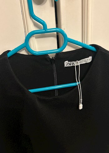 Siyah Yüksek Yakalı Kadın Crop Top - Görsel 2