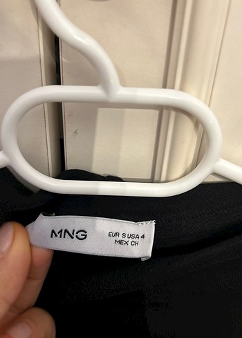 Siyah Kolsuz Yüksek Yakalı Midi elbise - Görsel 3