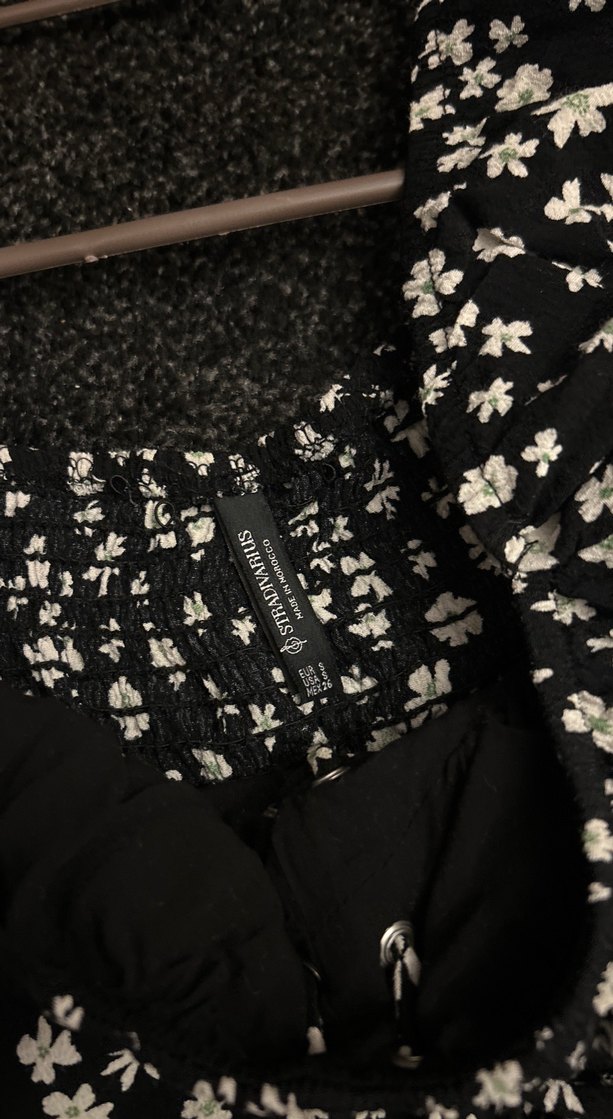 Düğmeli V Yaka Mini Çiçekli Bluz - Görsel 4