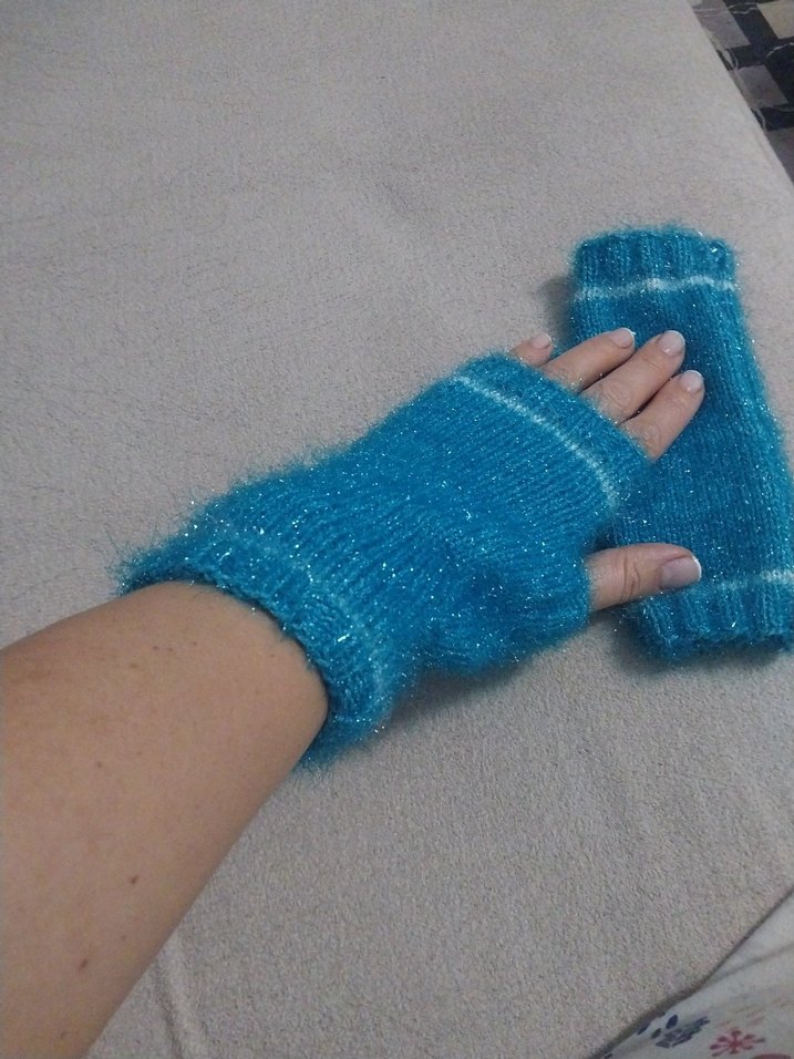 Mavi Örgü Parmaksız Kadın Eldiveni - Görsel 3