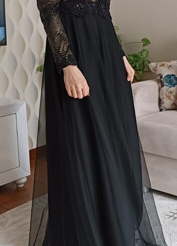 38 Beden 40 beden Altin ve siyah rengi tesettür abiye