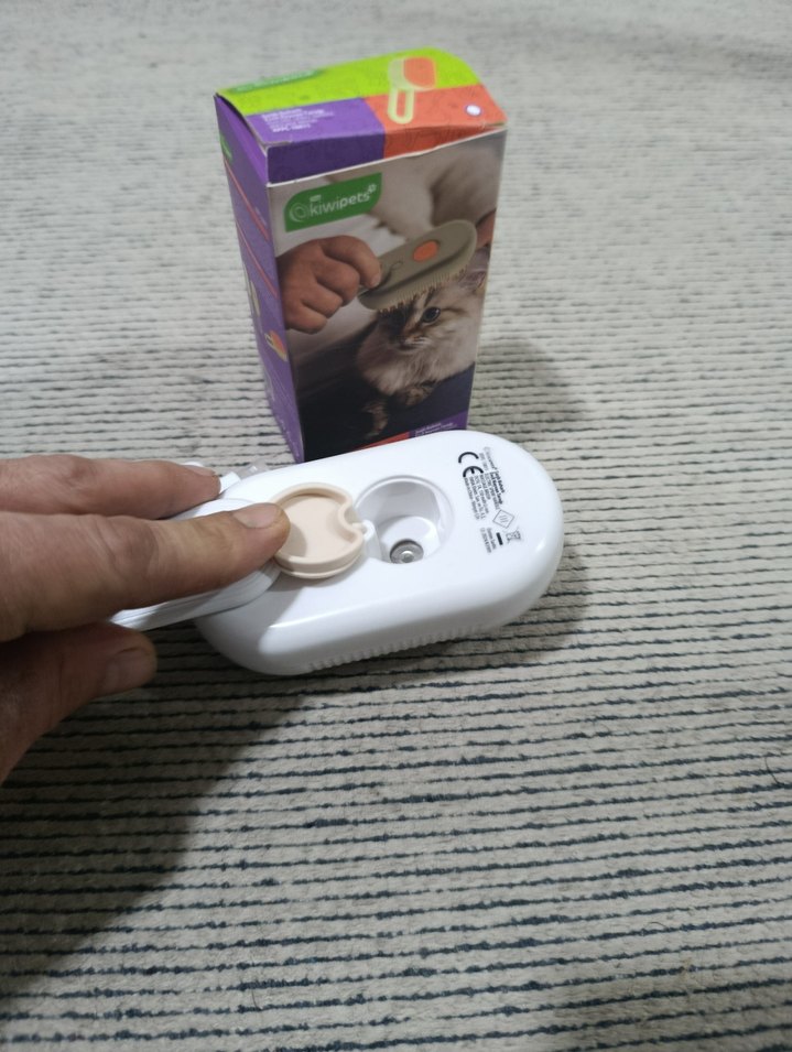 Beyaz Kedi Tüy Bakım Fırçası USB Şarjlı - Görsel 4