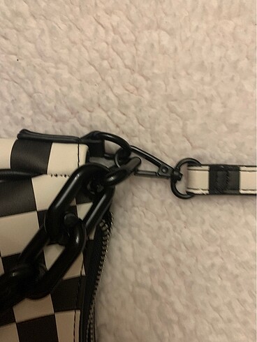 Beden Bershka askılı çanta