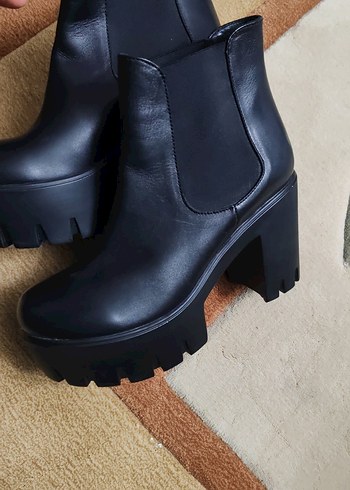 Siyah Platform Topuklu Kadın Botları - Görsel 6