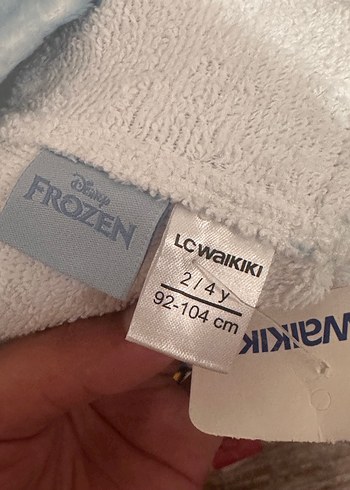 LC Waikiki Mavi Elsa Baskılı Kapüşonlu Kız bebek plaj havlusu