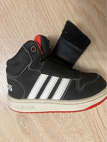 22 Beden siyah Renk Adidas Çocuk Spor ayakkabı