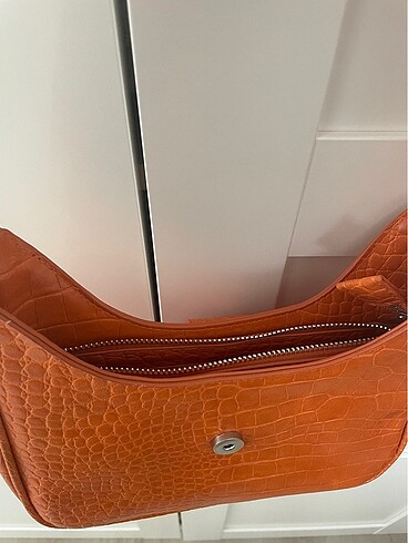  Beden turuncu Renk Bershka Baget Çanta