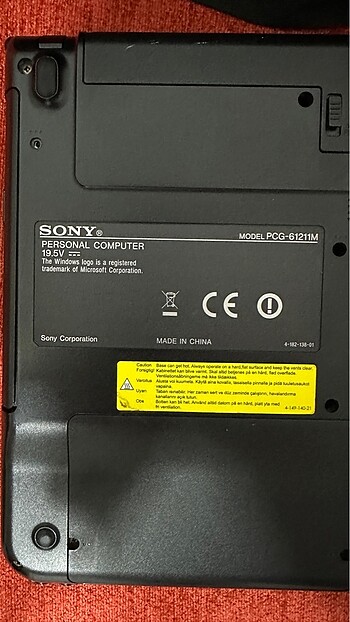  Beden Renk SONY VAVİO LAPTOP