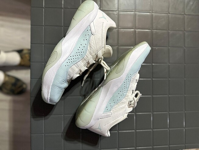 Nike AİR JORDAN 11 CMFT KADIN AYAKKABISI