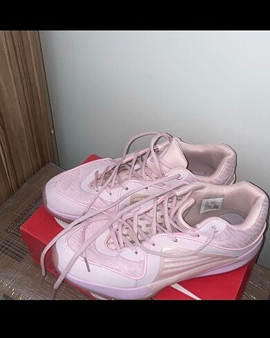 KD 16 PEMBE