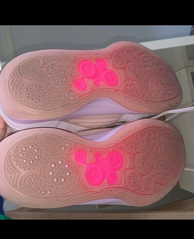 Nike KD 16 PEMBE
