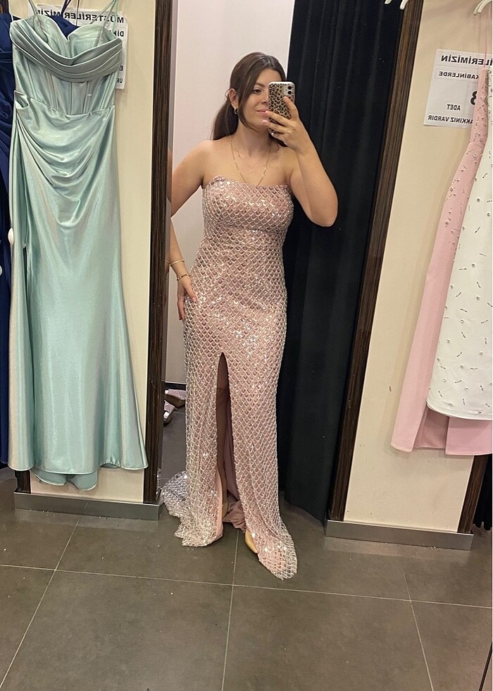 Taşlı pullu abiye - Görsel 3