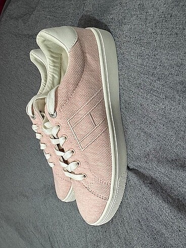 Tommy Hilfiger toz pembe ayakkabı