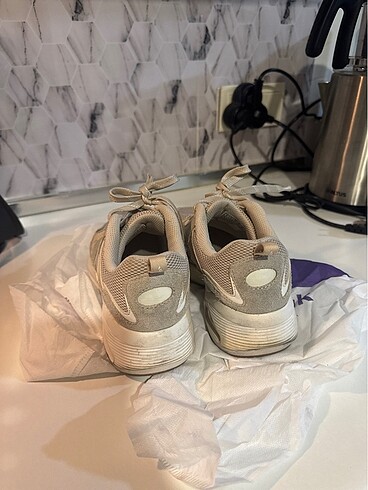39 Beden Skechers spor ayakkabı