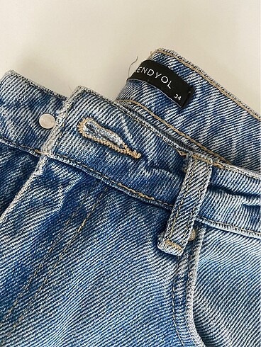 xs Beden Yırtık jean