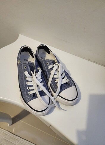 İnci converse model