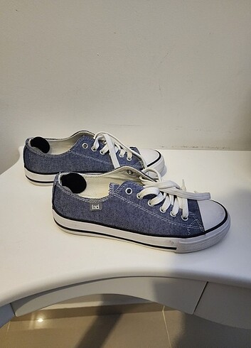 37 Beden İnci converse model