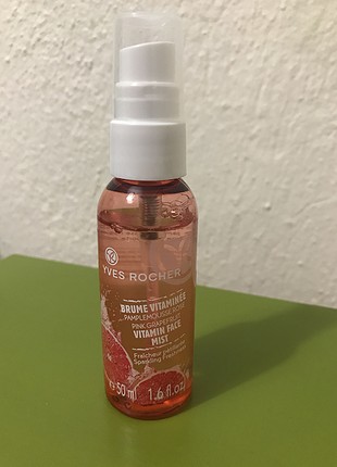 Yves Rocher ferahlatıcı ve canlandıran yüz spreyi