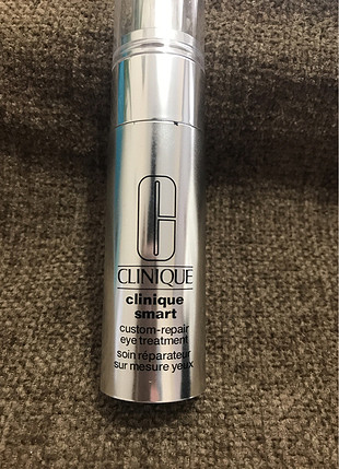 Clinique göz çevresi kremi 