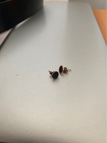 Pandora Gümüş Küpe siyah taşlı