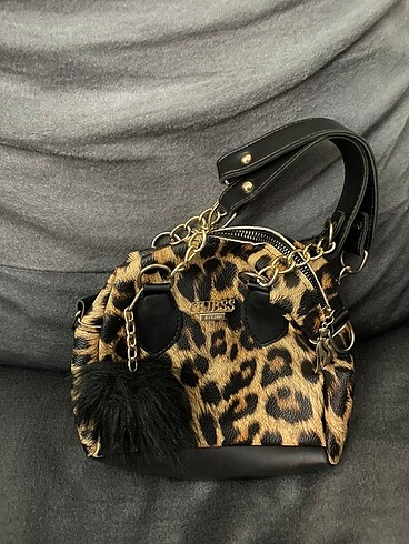 Leoparlı çanta