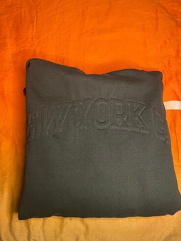 Kopşunlu sweatshirt