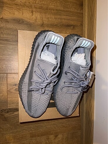 Adidas Faturalı YEEZY