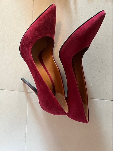 39 Beden kırmızı Renk Fendi süet ayakkabı