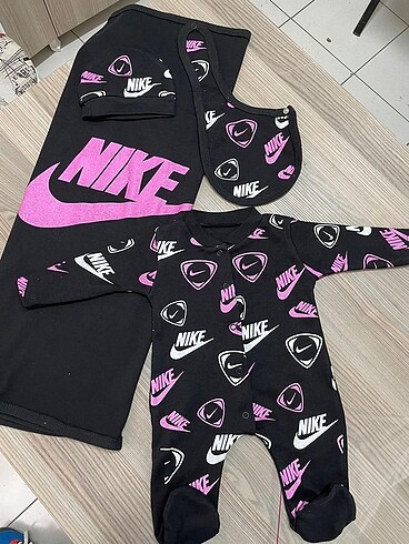 Nike hastane çıkışı0 pamuk