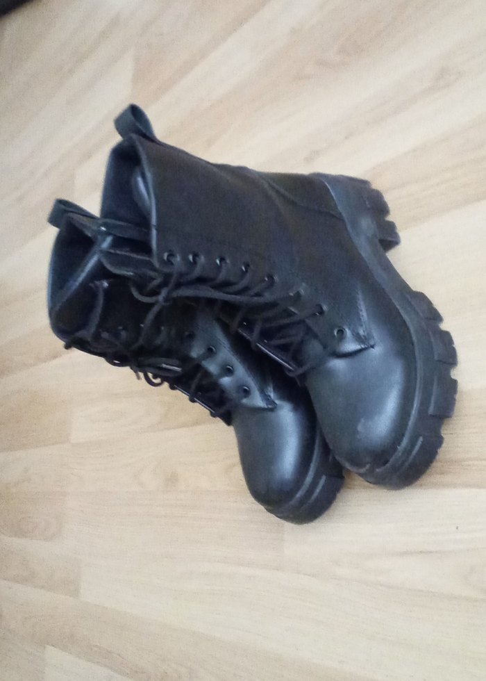 Siyah Goth Tarzı Kadın Botları - Görsel 3