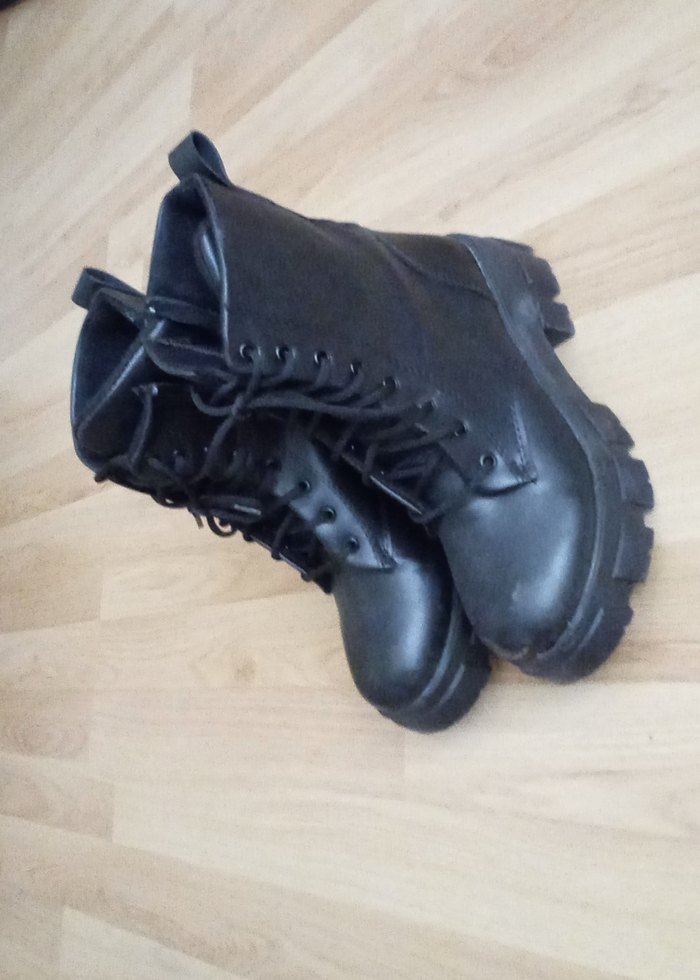 Siyah Goth Tarzı Kadın Botları - Görsel 2