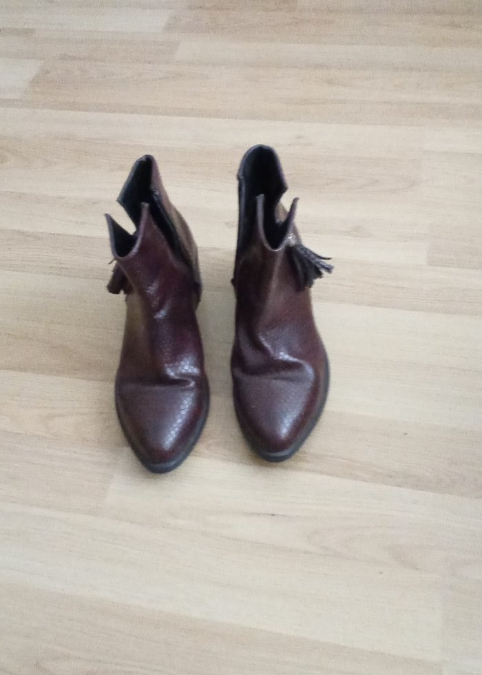 Kahverengi Deri Püsküllü Kadın Bot - Görsel 2