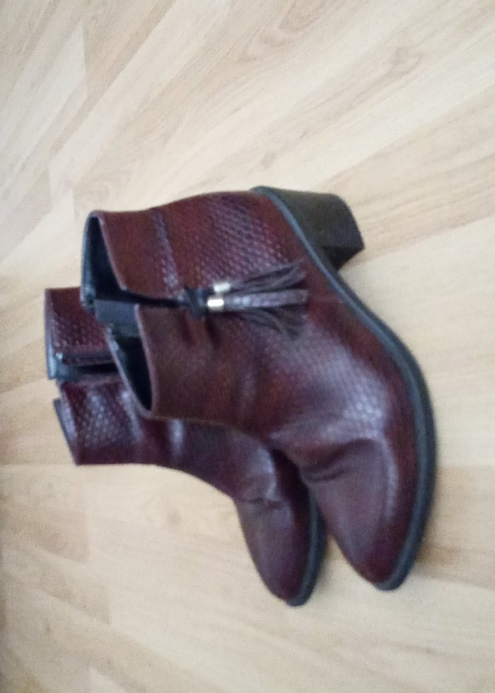 Kahverengi Deri Püsküllü Kadın Bot - Görsel 4