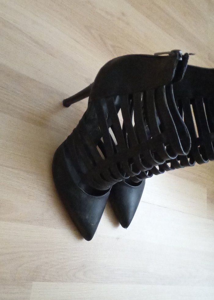 Siyah Deri Kemerli Gotik Stiletto Bot - Görsel 4