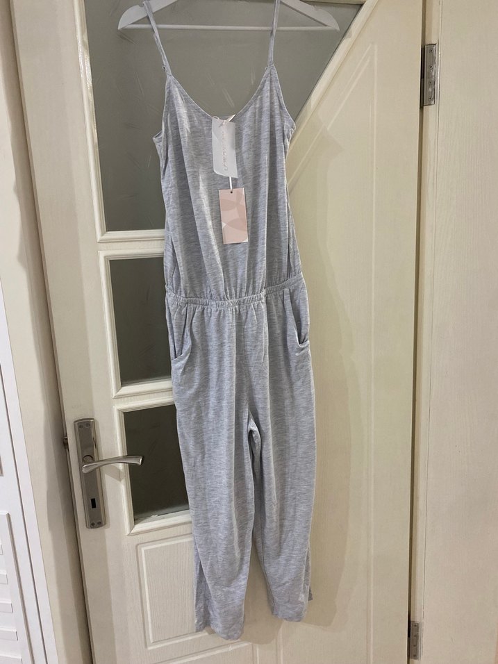 Gri V Yakalı Kadın Tulum - Görsel 2