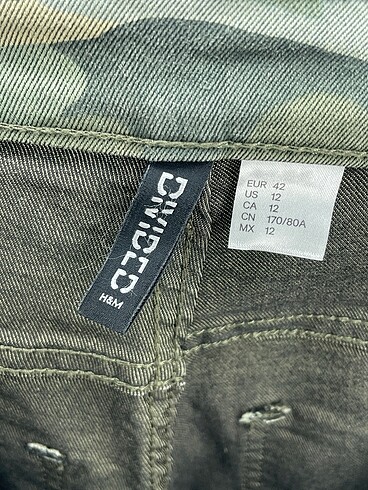 42 Beden çeşitli Renk H&M Jean / Kot %70 İndirimli.