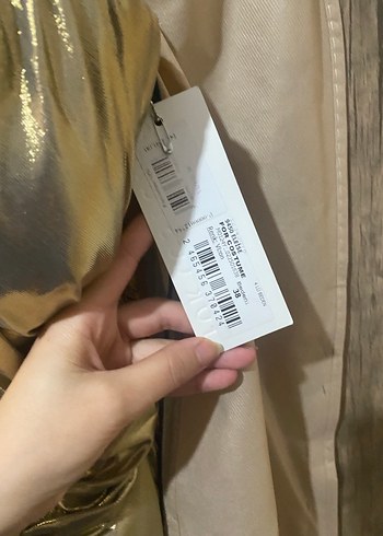 Parlak Altın Drapeli Straplez Abiye Elbise - Görsel 4